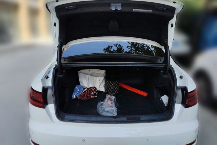 Used Audi A4L 2019 40 TFSI Fashion Edition China VI Emission Standard Trunk