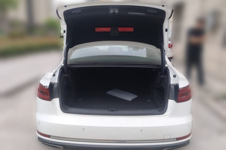 Used Audi A4L 2019 40 TFSI Ambition China VI Trunk