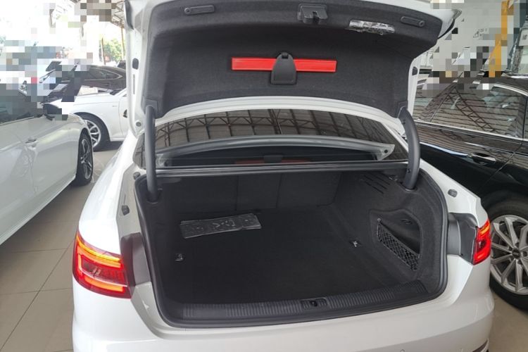 Used Audi A4L 2019 40 TFSI Ambition China VI Trunk