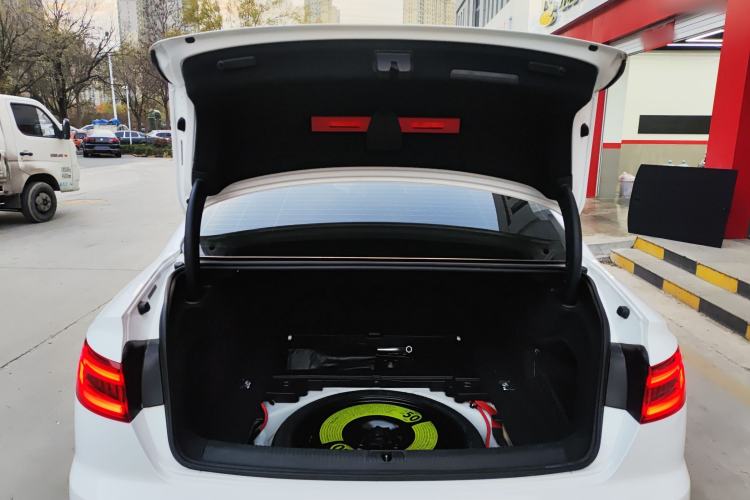 Used Audi A4L 2019 35 TFSI Ambition China VI Trunk