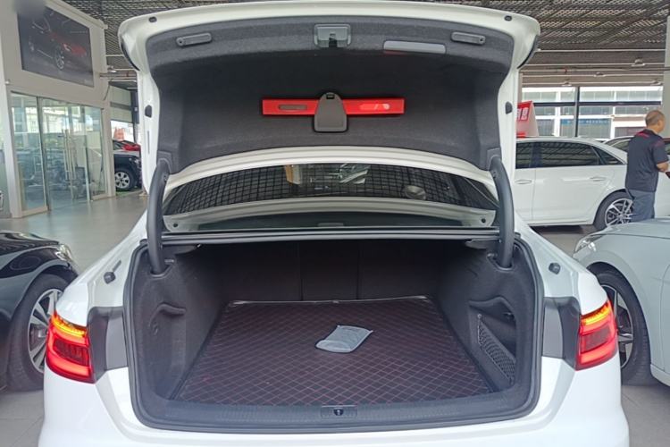 Used Audi A4L 2019 40 TFSI Ambition China VI Trunk