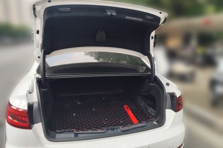 Used Audi A4L 2019 40 TFSI Ambition China VI Trunk