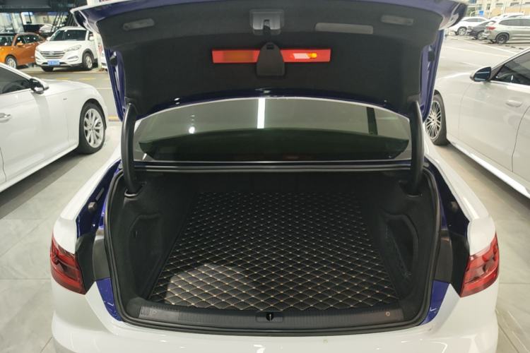 Used Audi A4L 2019 40 TFSI Ambition China VI Trunk