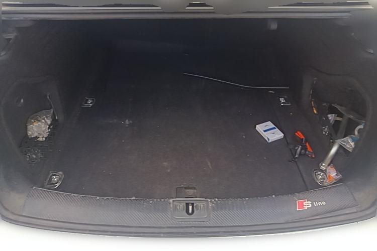 Used Audi A4L 2019 40 TFSI Fashion Edition China VI Emission Standard Trunk