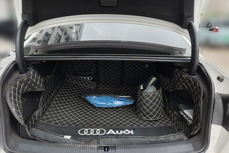 Used Audi A4L 2019 40 TFSI Fashion Edition China VI Emission Standard Trunk