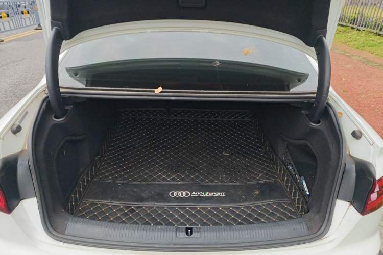 Used Audi A4L 2019 40 TFSI Ambition Version China V Trunk