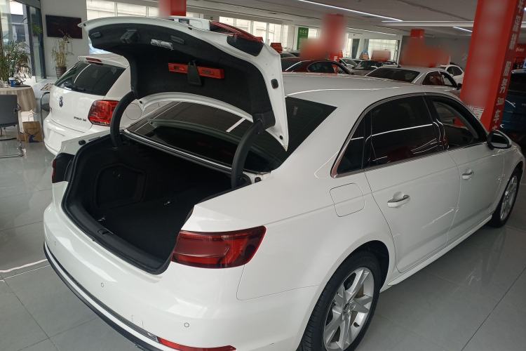 Used Audi A4L 2019 35 TFSI Ambition China VI Trunk