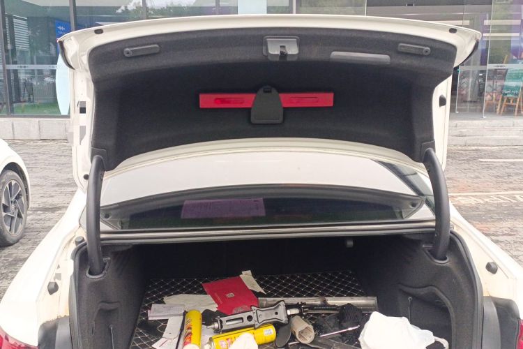 Used Audi A4L 2019 40 TFSI Fashion Edition China VI Emission Standard Trunk