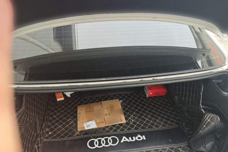 Used Audi A4L 2019 40 TFSI Fashion Edition China VI Emission Standard Trunk