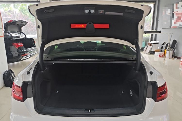 Used Audi A4L 2019 40 TFSI Ambition China VI Trunk