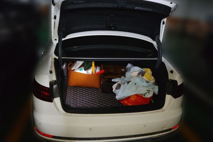Used Audi A4L 2019 40 TFSI Fashion Edition China VI Emission Standard Trunk
