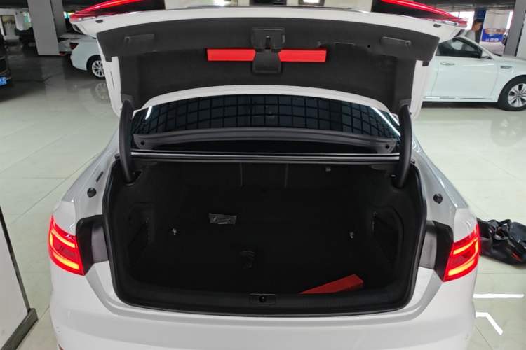 Used Audi A4L 2019 40 TFSI Fashion Version China V Trunk