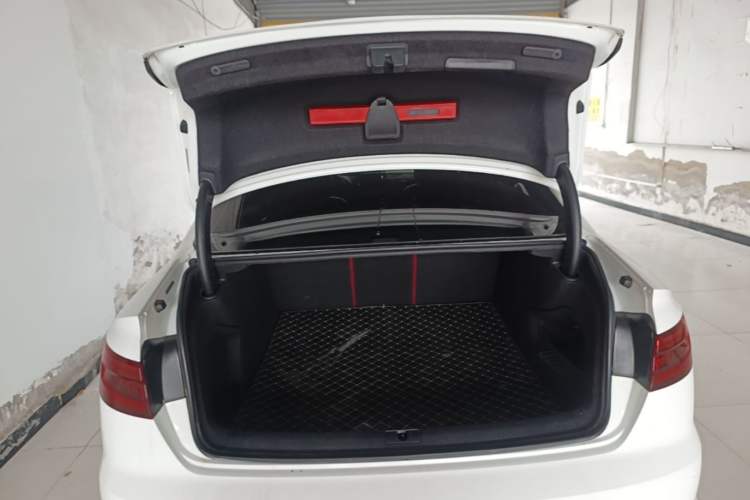 Used Audi A4L 2019 40 TFSI Ambition China VI Trunk