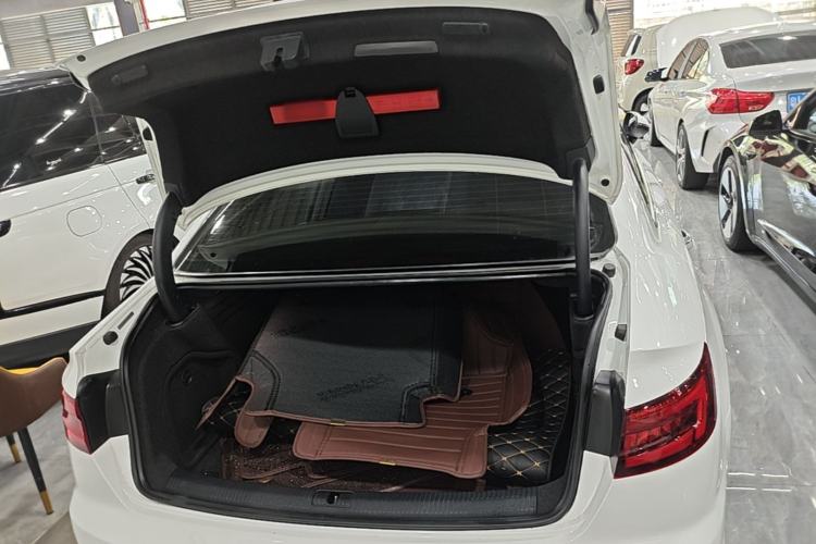 Used Audi A4L 2019 40 TFSI Ambition China VI Trunk