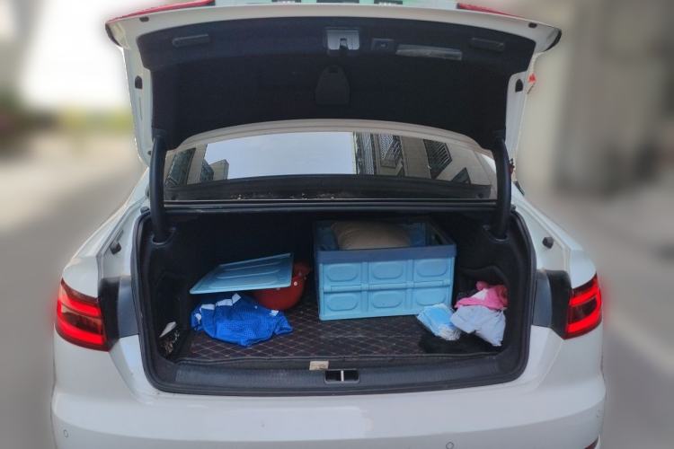 Used Audi A4L 2019 40 TFSI Fashion Edition China VI Emission Standard Trunk