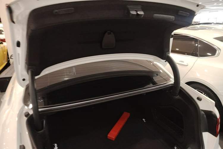 Used Audi A4L 2019 40 TFSI Fashion Version China V Trunk