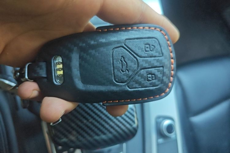 Used Audi A4L 2019 40 TFSI Ambition China VI Vehicle Key