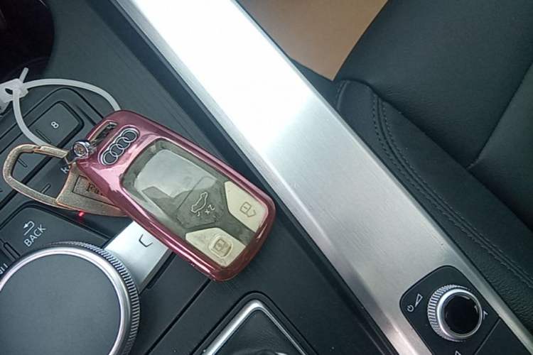 Used Audi A4L 2019 40 TFSI Fashion Version China V Vehicle Key