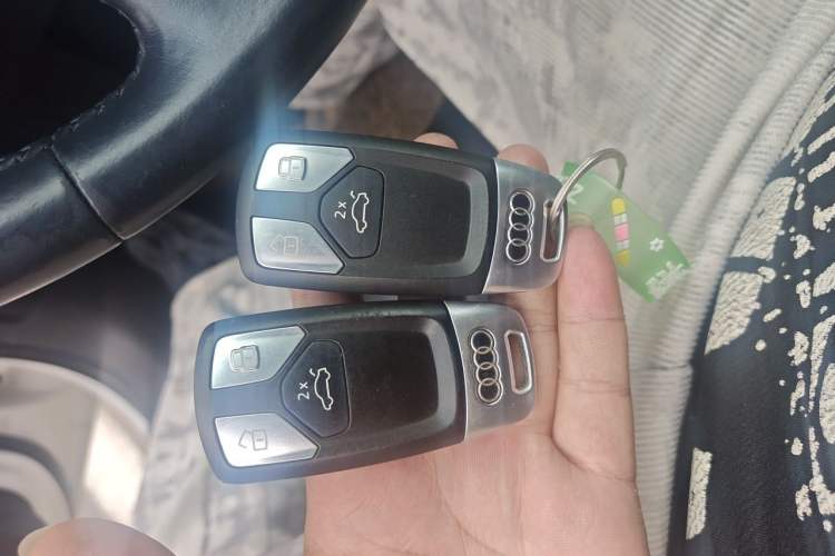 Used Audi A4L 2019 40 TFSI Ambition China VI Vehicle Key