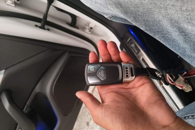 Used Audi A4L 2019 40 TFSI Fashion Version China V Vehicle Key
