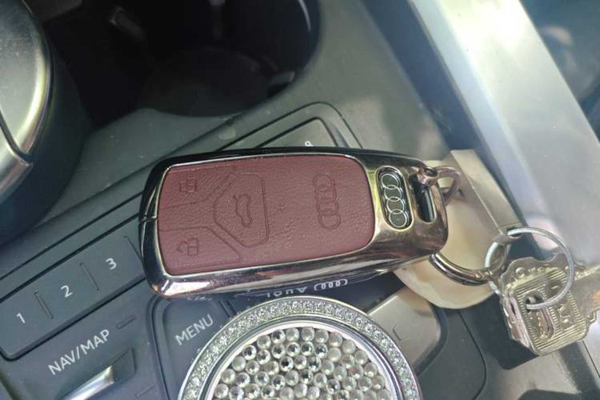 Used Audi A4L 2019 40 TFSI Fashion Edition China VI Emission Standard Vehicle Key