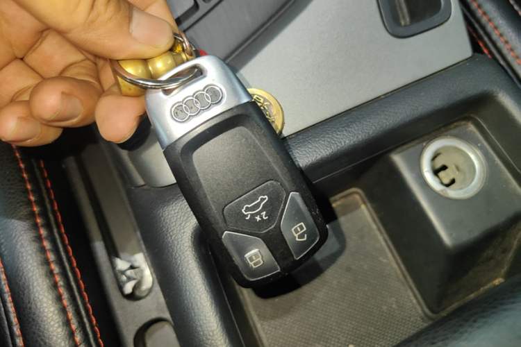 Used Audi A4L 2019 40 TFSI Ambition China VI Vehicle Key