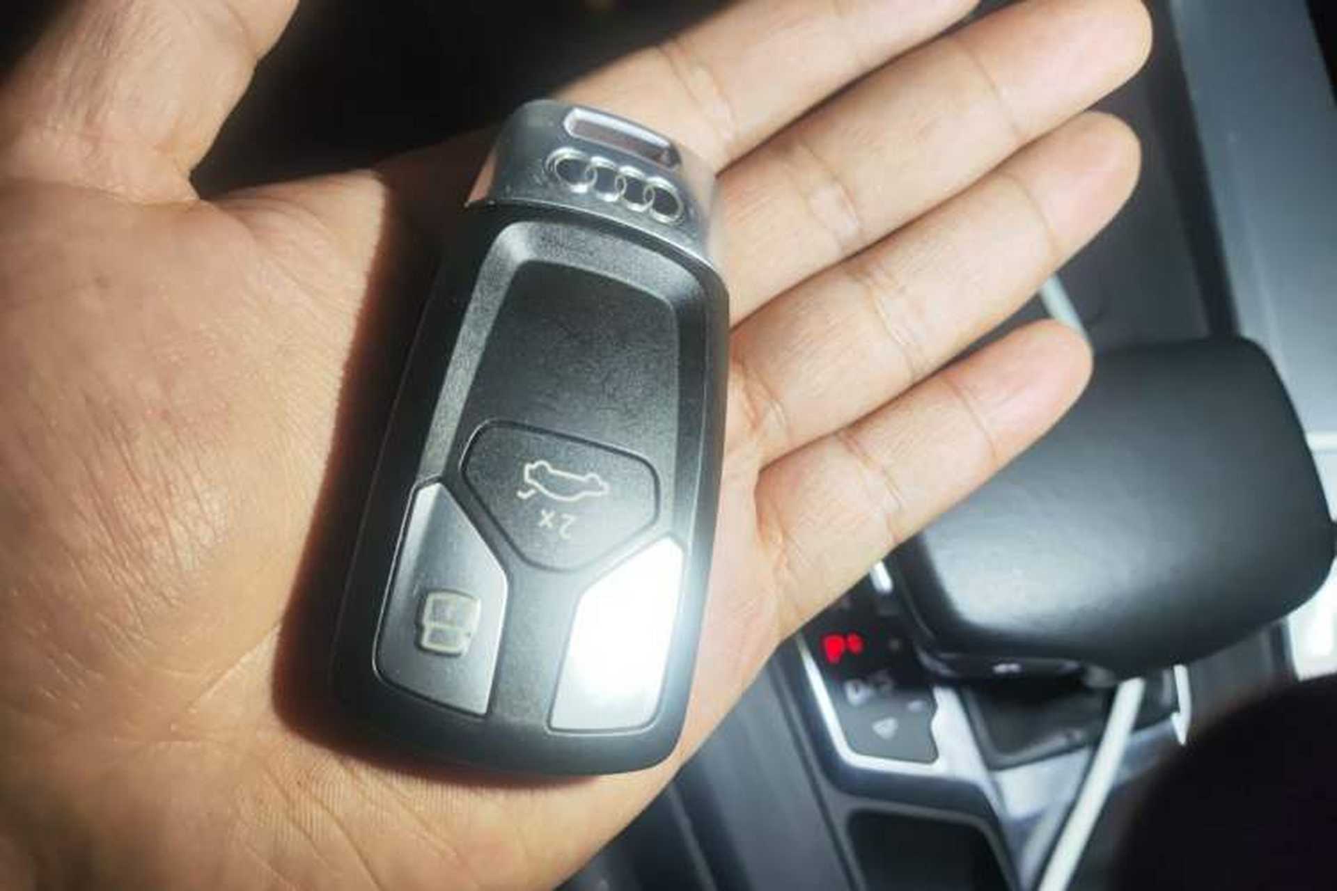 Used Audi A4L 2019 40 TFSI Fashion Edition China VI Emission Standard Vehicle Key