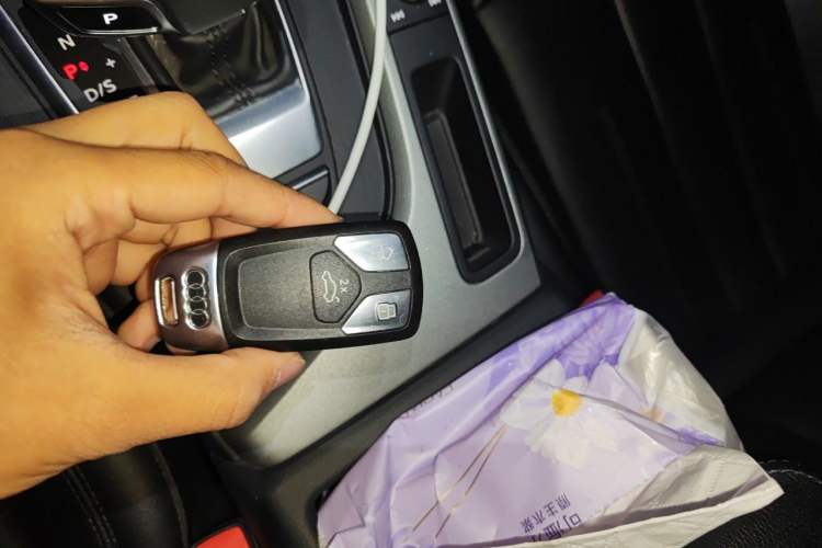 Used Audi A4L 2019 40 TFSI Fashion Edition China VI Emission Standard Vehicle Key