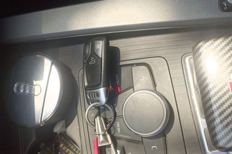 Used Audi A4L 2019 40 TFSI Ambition Version China V Vehicle Key