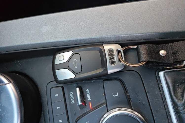 Used Audi A4L 2019 35 TFSI Ambition China V Vehicle Key