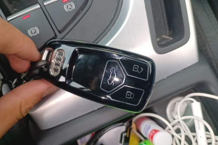 Used Audi A4L 2019 40 TFSI Fashion Edition China VI Emission Standard Vehicle Key