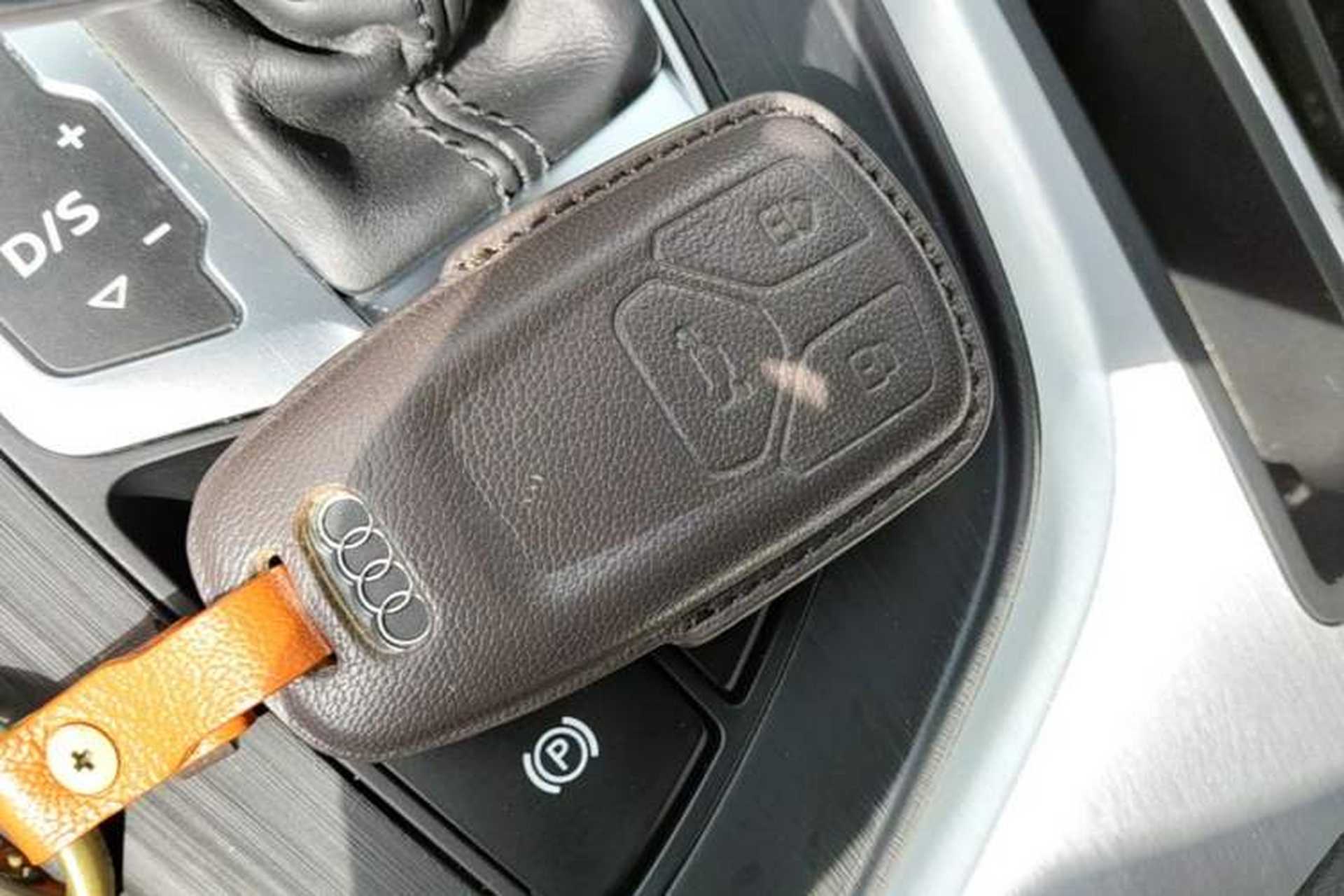 Used Audi A4L 2019 40 TFSI Fashion Version China V Vehicle Key