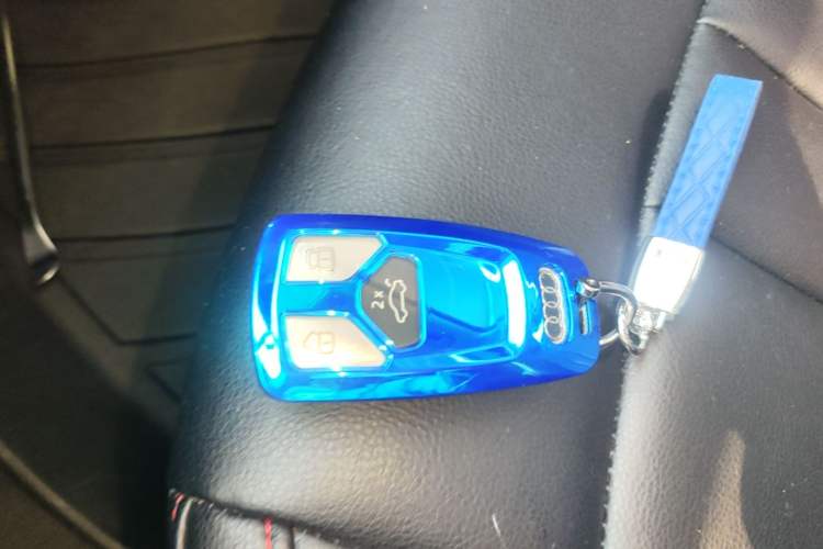 Used Audi A4L 2019 40 TFSI Ambition China VI Vehicle Key