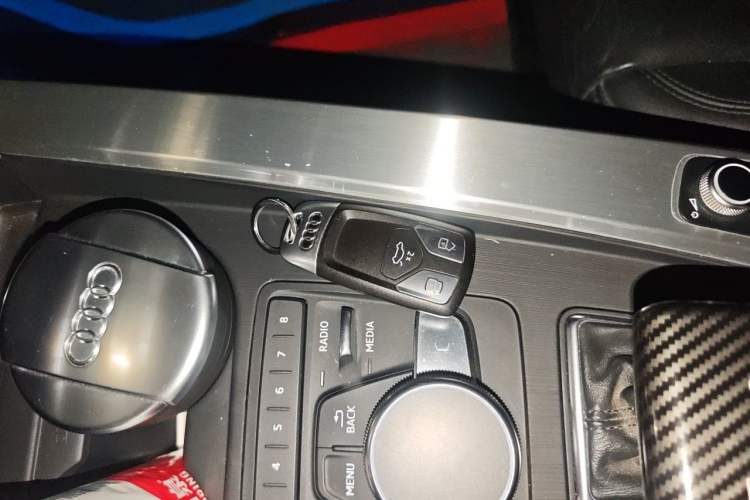 Used Audi A4L 2019 40 TFSI Fashion Version China V Vehicle Key