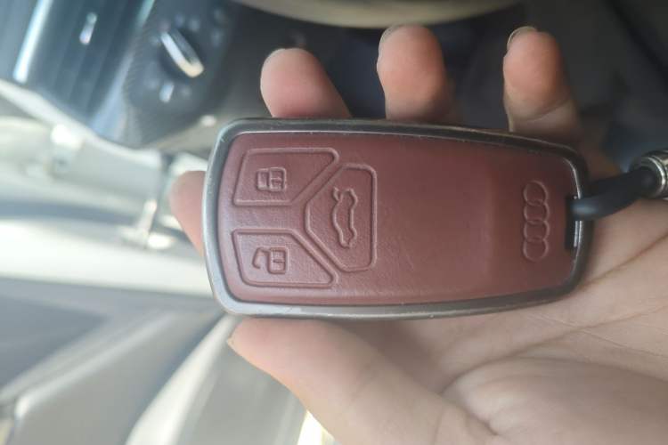 Used Audi A4L 2019 40 TFSI Fashion Version China V Vehicle Key