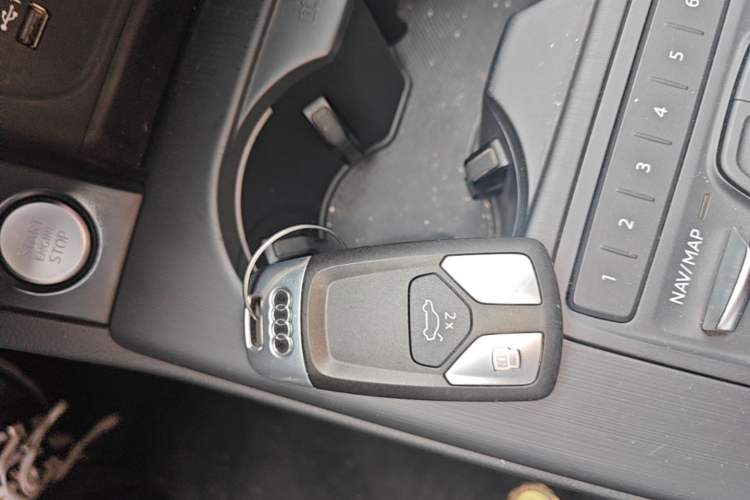 Used Audi A4L 2019 40 TFSI Fashion Edition China VI Emission Standard Vehicle Key
