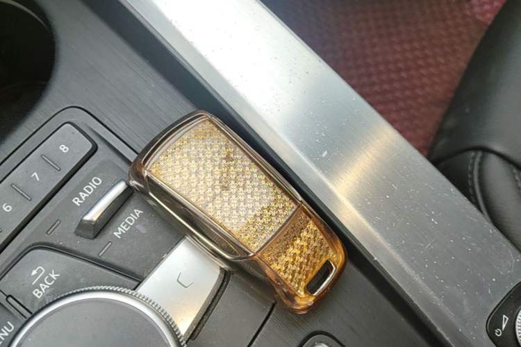 Used Audi A4L 2019 40 TFSI Fashion Edition China VI Emission Standard Vehicle Key