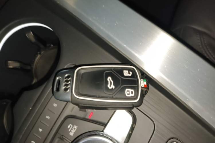 Used Audi A4L 2019 40 TFSI Fashion Version China V Vehicle Key