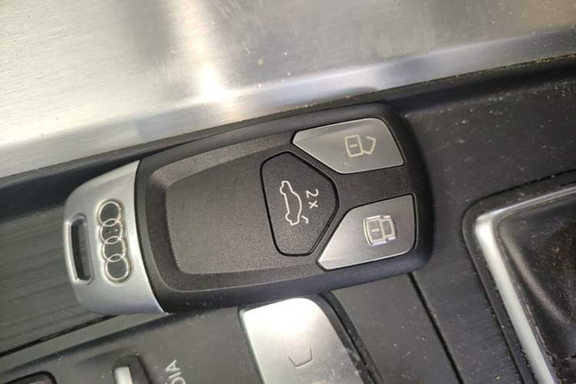 Used Audi A4L 2019 40 TFSI Fashion Version China V Vehicle Key