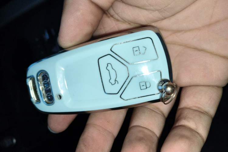 Used Audi A4L 2019 40 TFSI Ambition China VI Vehicle Key