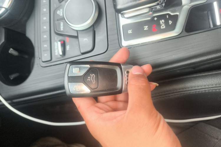 Used Audi A4L 2019 40 TFSI Ambition Version China V Vehicle Key