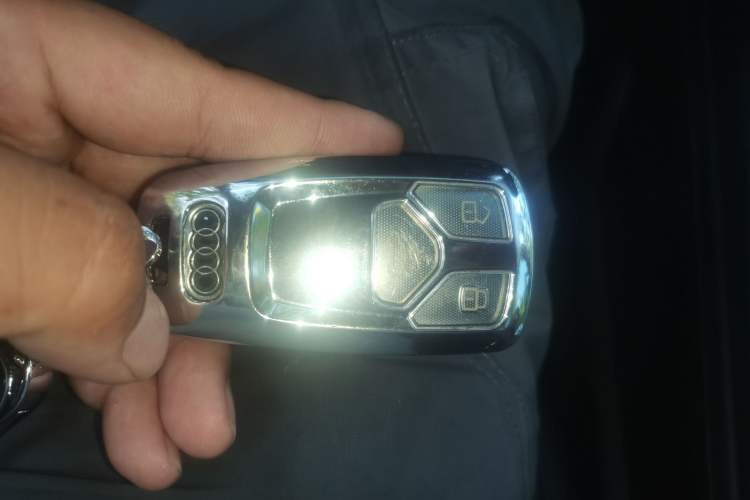 Used Audi A4L 2019 40 TFSI Fashion Version China V Vehicle Key