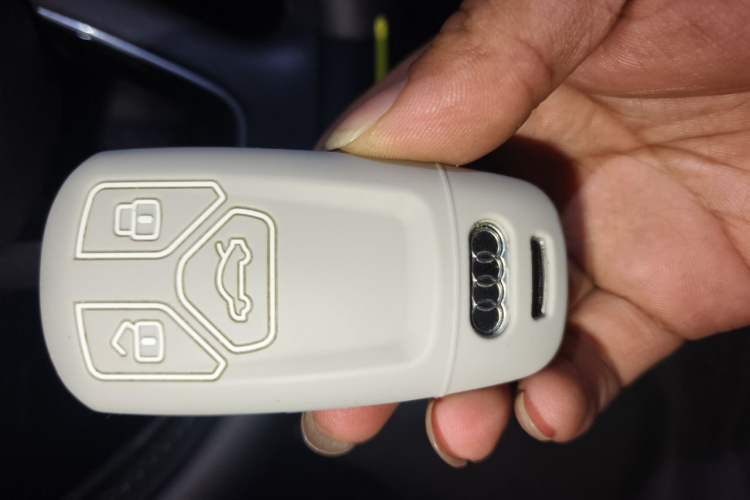 Used Audi A4L 2019 40 TFSI Fashion Version China V Vehicle Key
