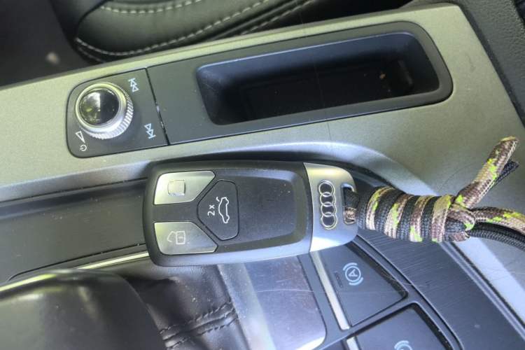 Used Audi A4L 2019 40 TFSI Ambition China VI Vehicle Key