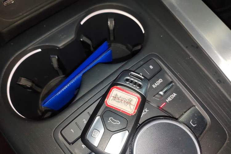 Used Audi A4L 2019 40 TFSI Fashion Version China V Vehicle Key