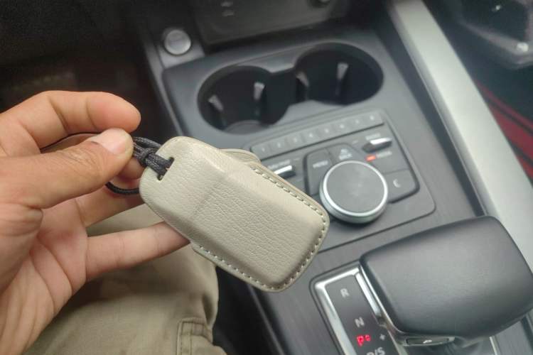 Used Audi A4L 2019 40 TFSI Fashion Edition China VI Emission Standard Vehicle Key