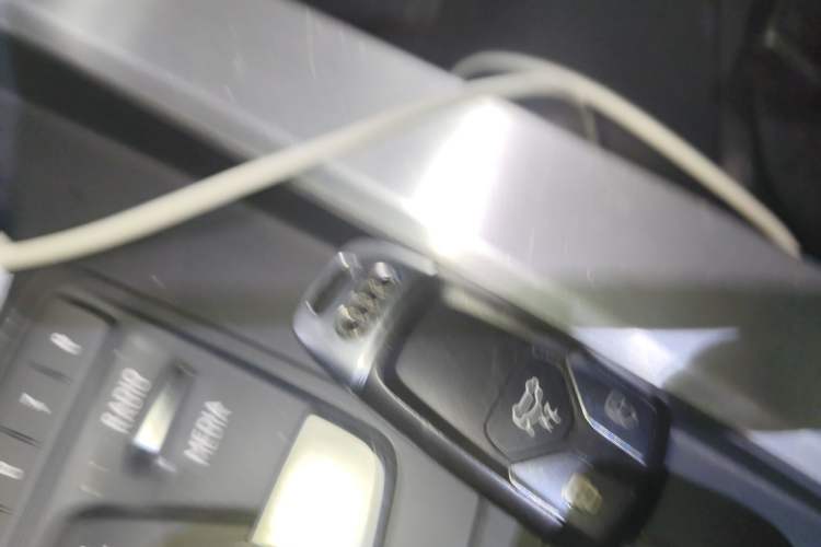 Used Audi A4L 2019 40 TFSI Fashion Edition China VI Emission Standard Vehicle Key