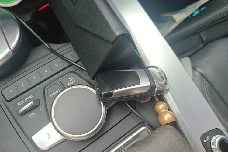 Used Audi A4L 2019 40 TFSI Fashion Version China V Vehicle Key