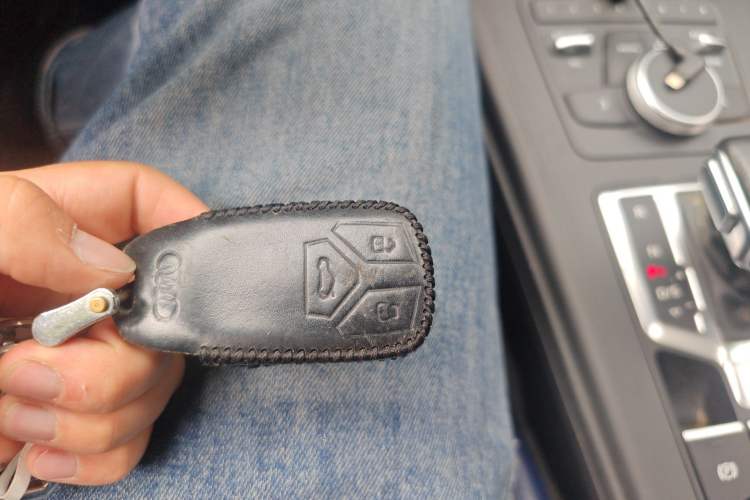 Used Audi A4L 2019 40 TFSI Ambition Version China V Vehicle Key