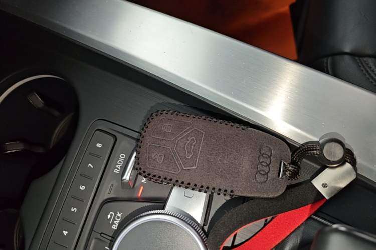 Used Audi A4L 2019 40 TFSI Fashion Version China V Vehicle Key